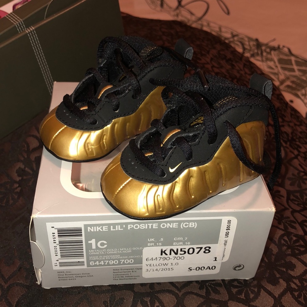 Brand new never worn Nike foamposites 1c
